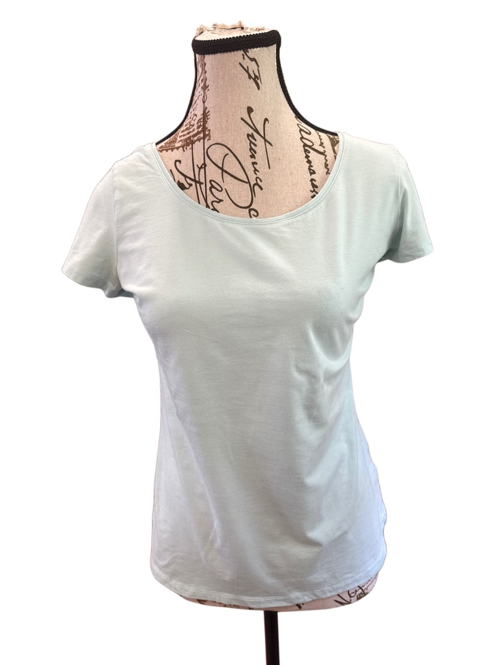 Lands End shaped fit Scoop Neck Women's Top - light blue, small